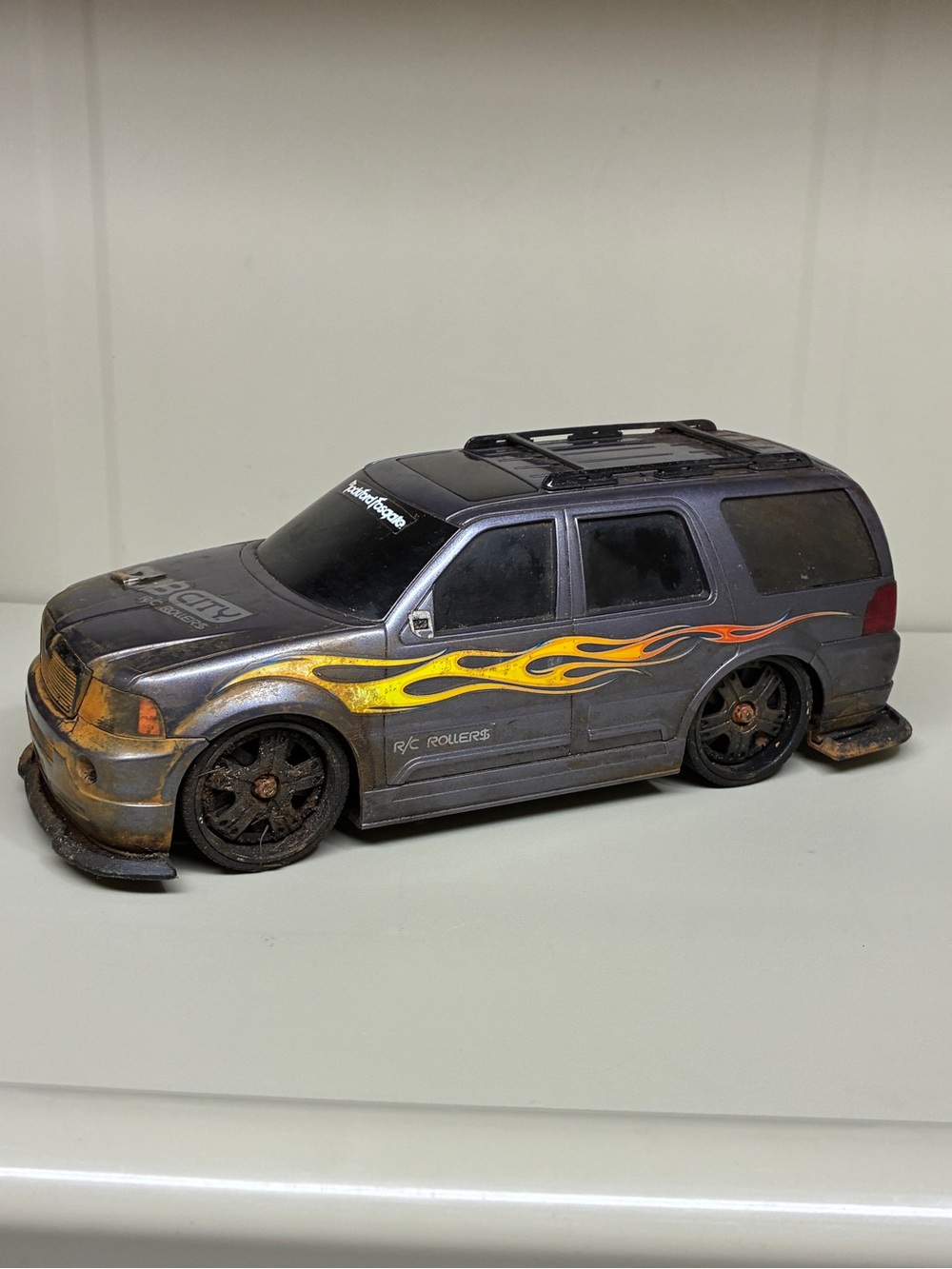 Jada Toys 1/18 Lincoln Navigator DUB City R/C Rollers - Flames - No. 83112 READ